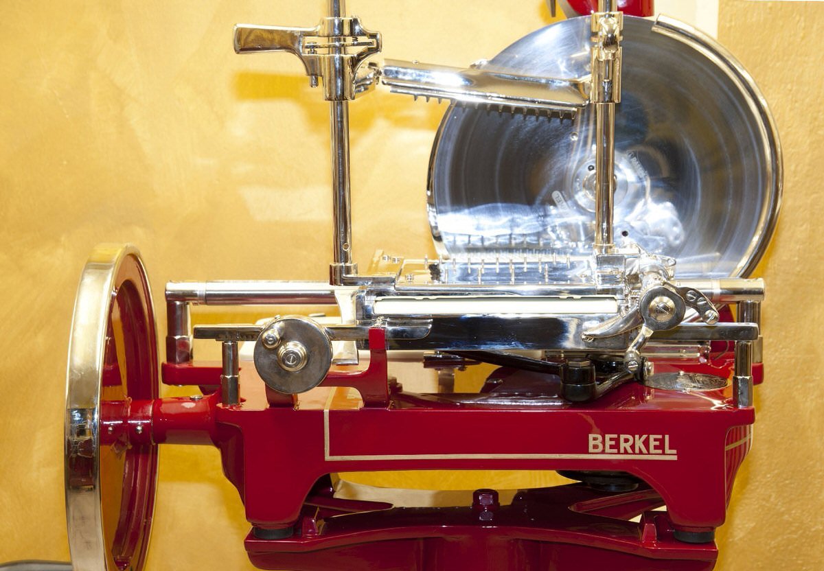 Berkel slicing machine model 5 red