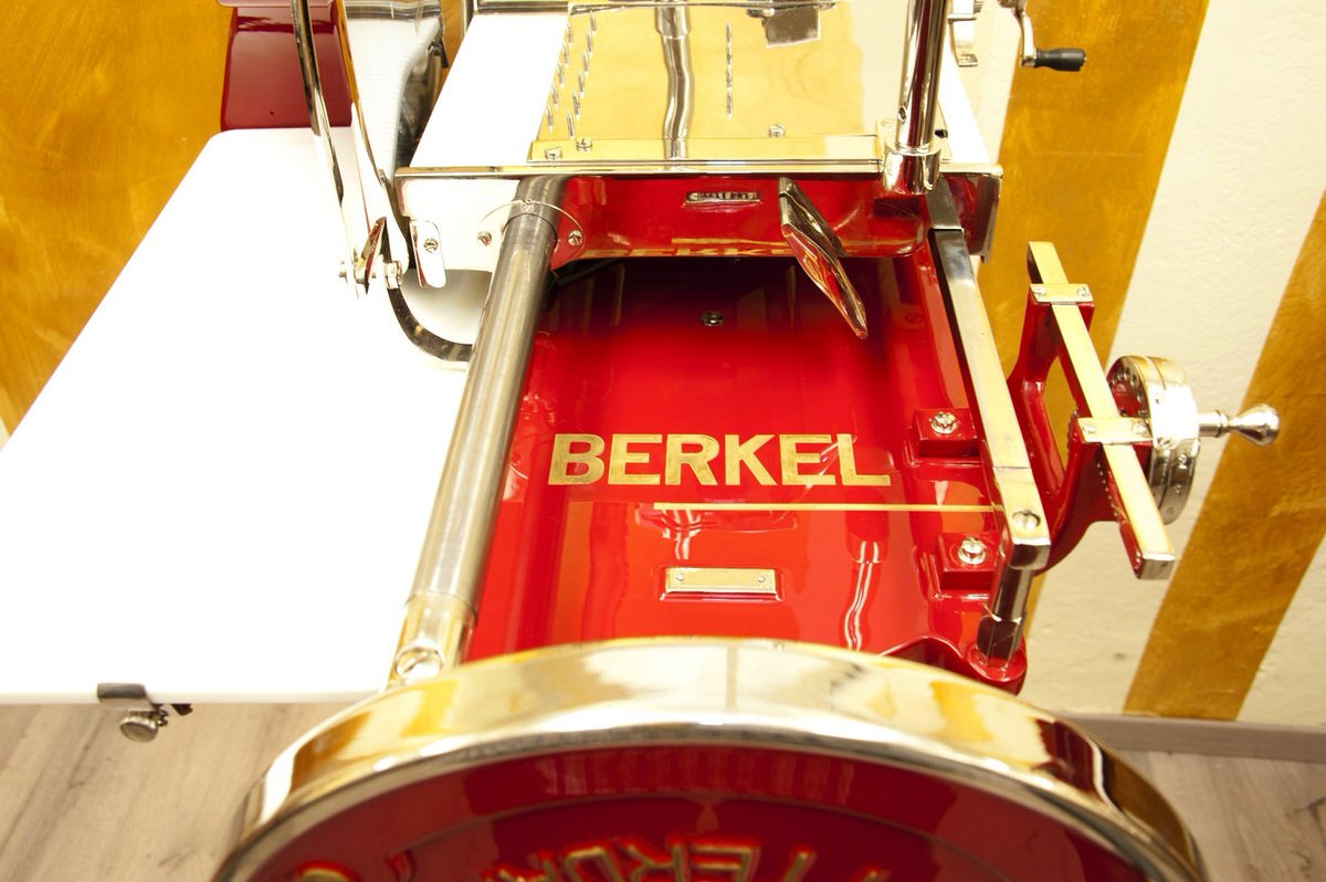Berkel slicing machine model 5 red