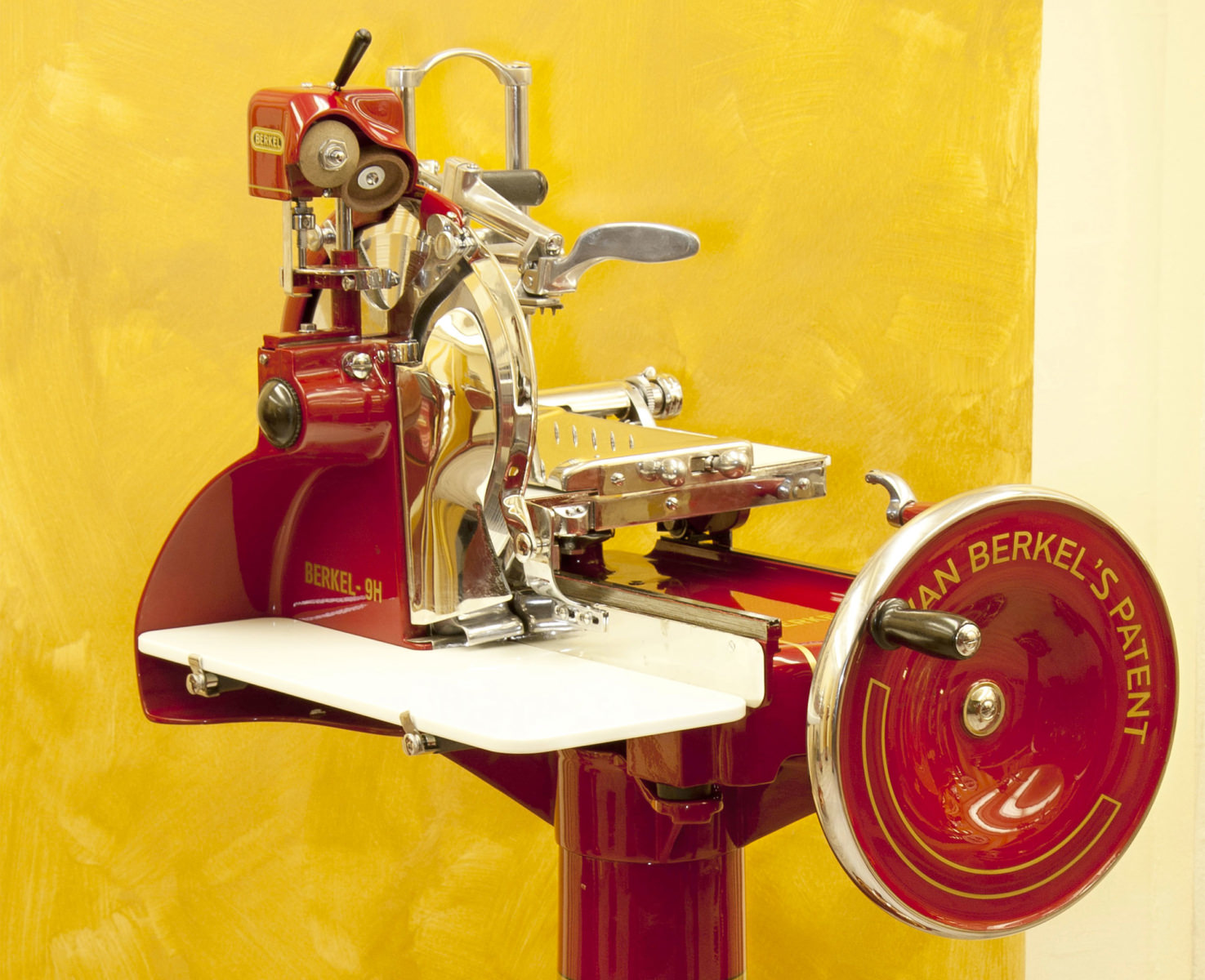 Berkel slicing machine model 9H red