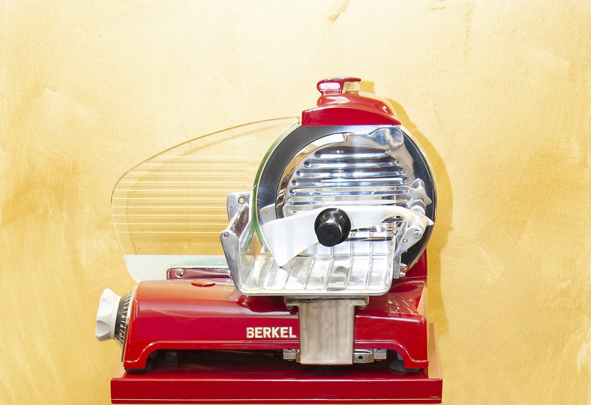 Berkel eletric slicer model 836 red